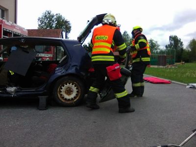 60632736_1567977880002301_8971104615873380352_n